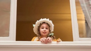 Başarılı Çocuk Oyuncu Azra Aksu Çok Uzak Çok Yakın Dizi Kadrosuna Katıldı!