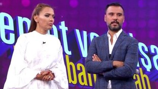 Demet Akalın’dan Hakan Altun’a Gönderme!