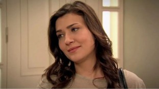 Deniz Bolışık İnci Taneleri Dizisinin Onkolog Yeşim'i Olacak! 