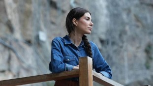 Taşacak Bu Deniz'in Esme'si (Deniz Baysal) Kimdir?